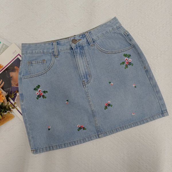 LILIAN EMBROIDERY DENIM SKIRT