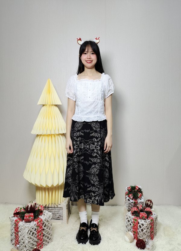 CLAIRE PEARL TRIM PUFF SLEEVE EYELET TOP