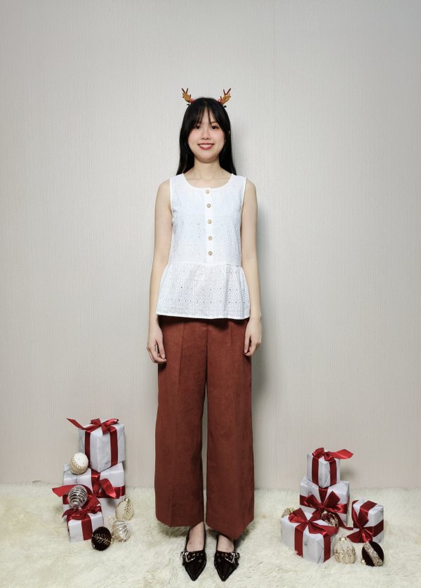 IRIS SOFT EMBROIDERY SLEEVELESS TOP (BV75816)