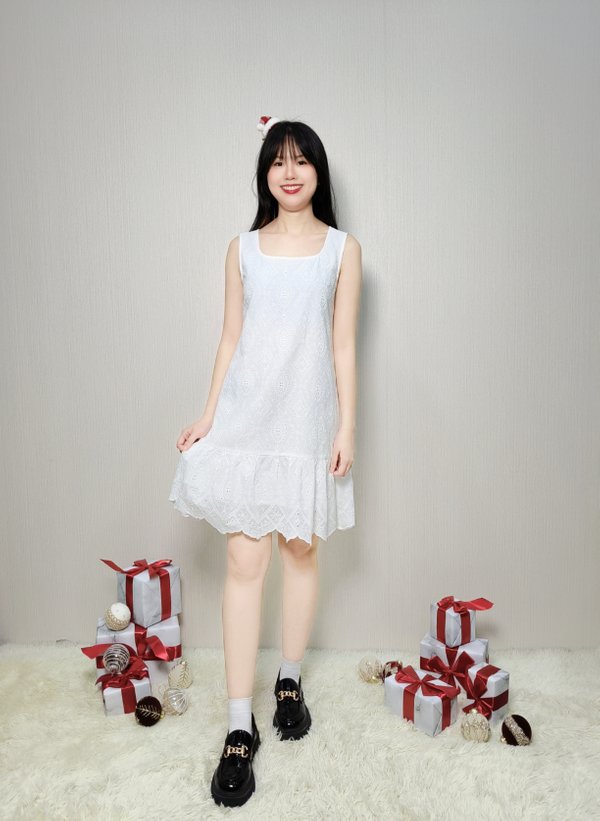 MOLLY EMBROIDERED DRESS (DRV75812)