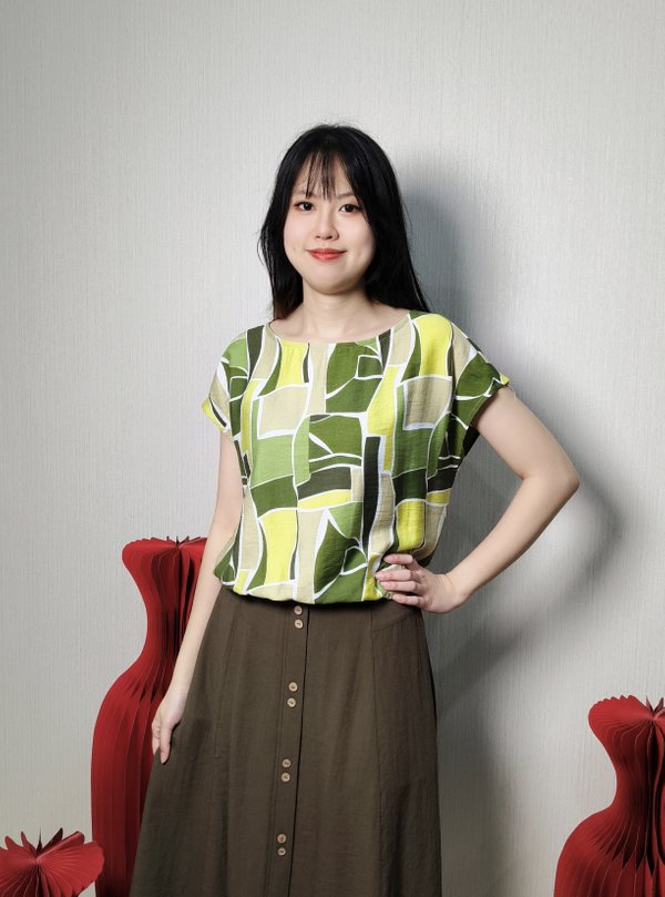 JEANNA ABSTRACT PATTERN ELASTIC HEM TOP (BS75858)