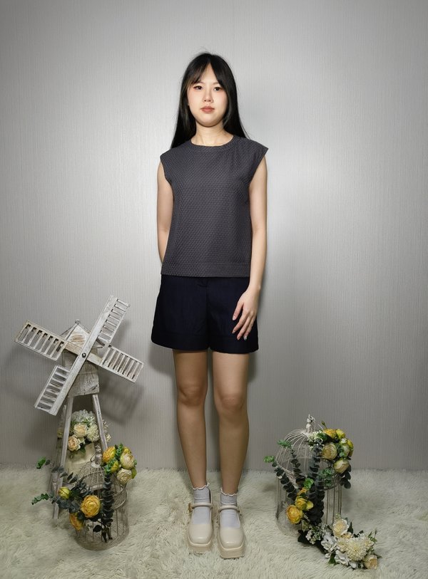ANYA WAFFLE KNIT SLEEVELESS TOP (V-TV47499)