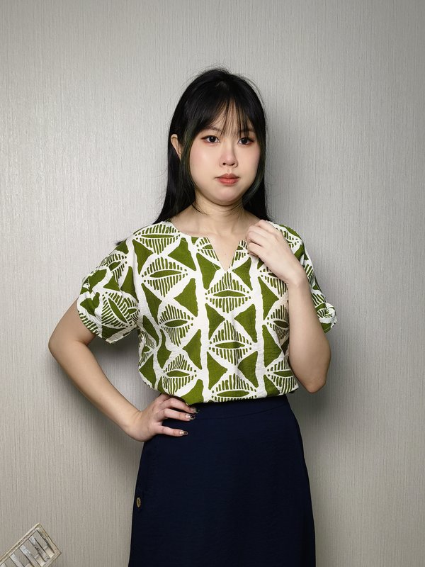 ABBY GEO PRINT RELAXED TOP (V-BS75871)