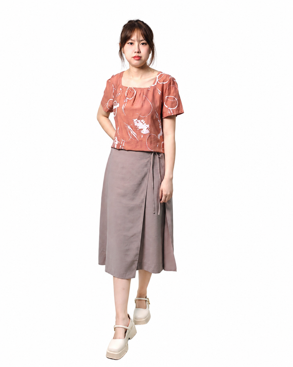 SARA ABSTRACT SQUARE NECK BLOUSE (V-BS75953)