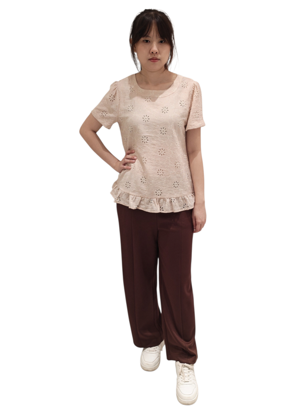 DAISY EYELET RUFFLE HEM BLOUSE (N-BS75942)